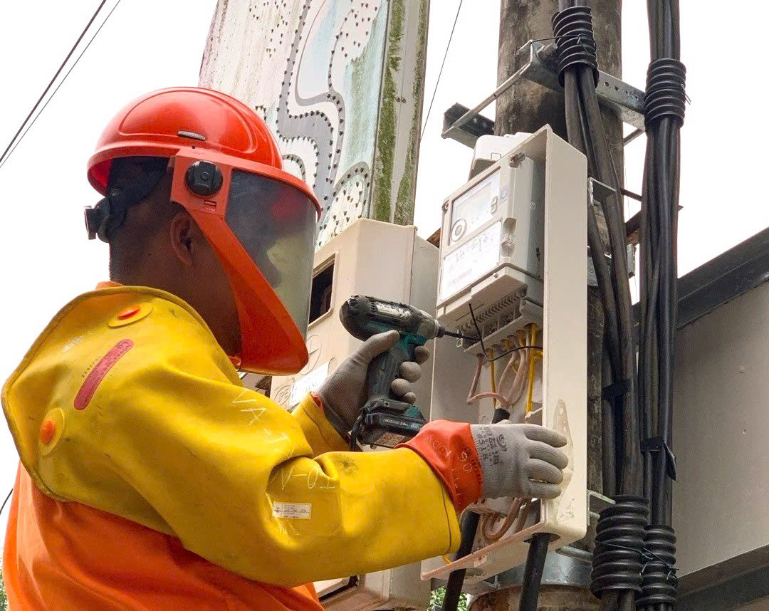 3.	Trong năm 2024, PC Quảng Ninh hoàn thành mục tiêu lắp đặt 100% công tơ điện tử