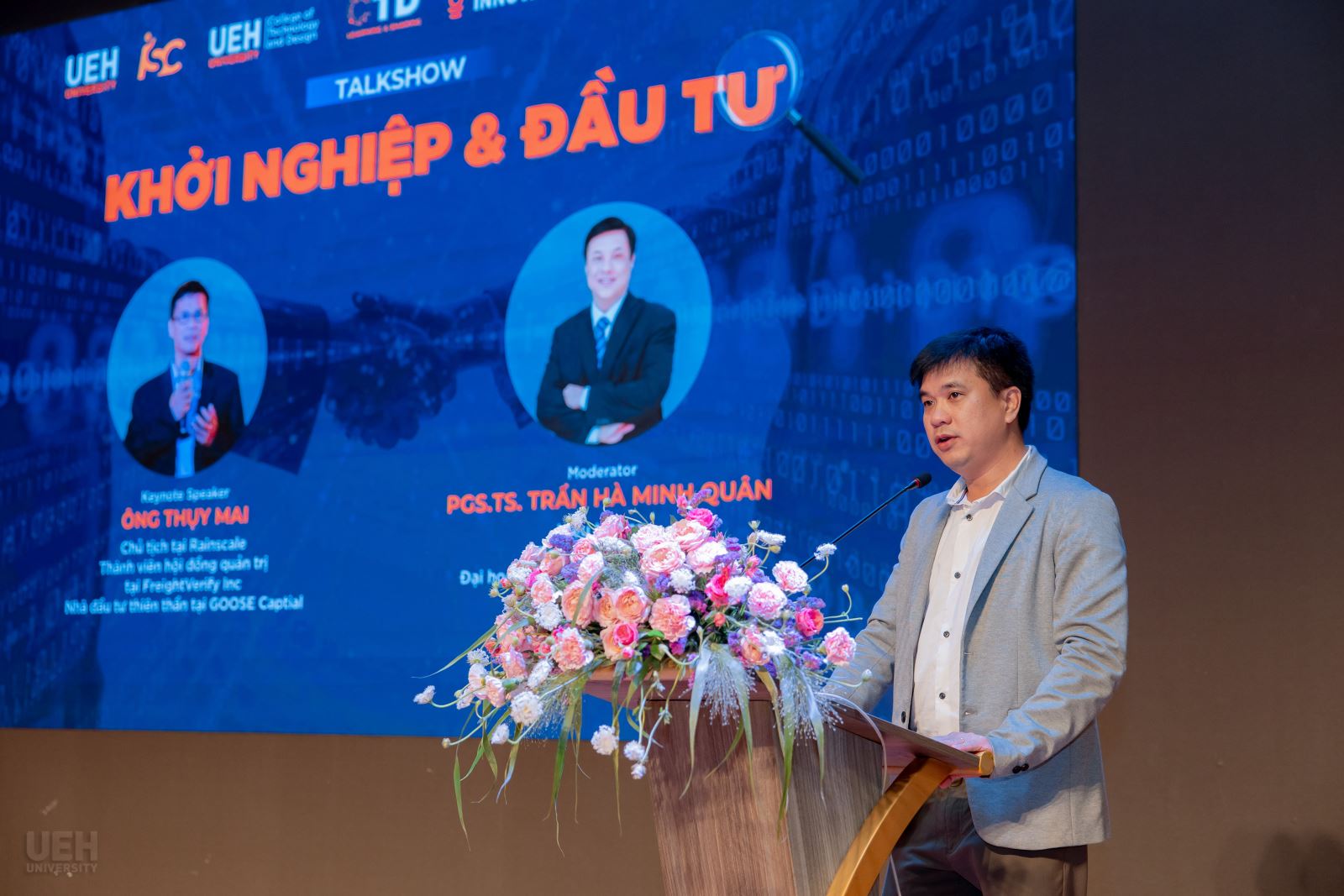 PGS_TS_ Bùi Quang Hùng - Phó Giám đốc UEH phát biểu khai mạc sự kiện(1).jpg