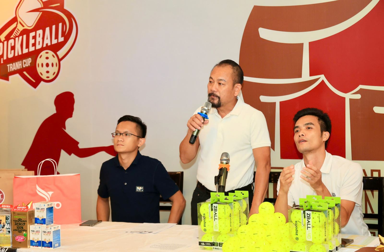 Ông Nguyễn Phú Phúc, Trưởng Ban tổ chức phát biểu tại buổi họp báo.