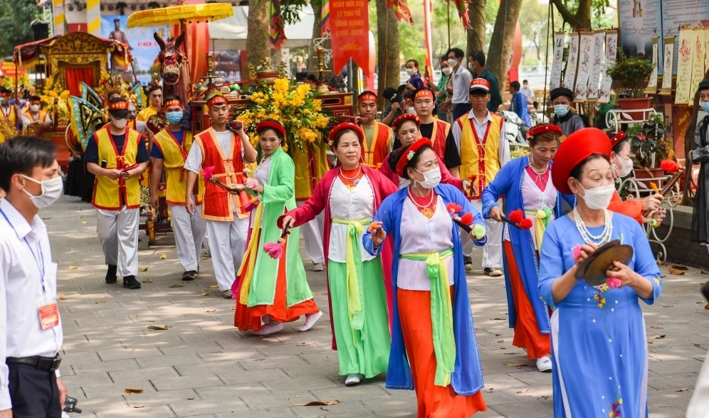 Phần rước kiệu diễn ra tại lễ hội đền Đô (ảnh tư liệu).