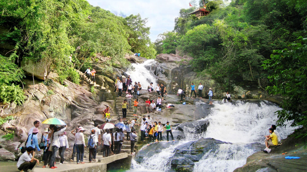 Khu du lịch sinh thái, văn hóa, tâm linh suối Mỡ thuộc huyện Lục Nam, tỉnh Bắc Giang.