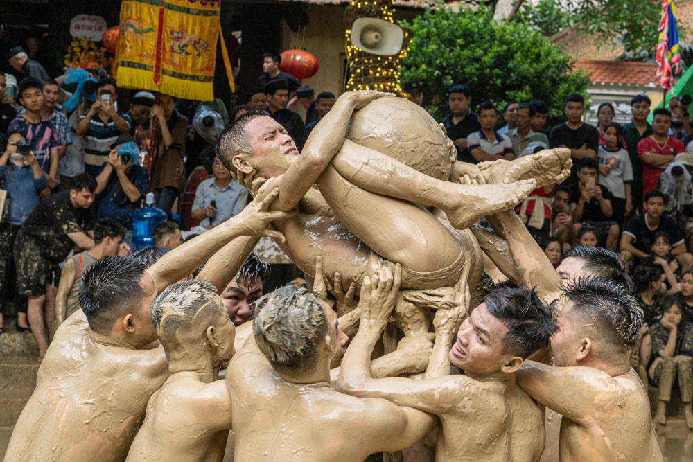 Lễ hội vật cầu nước tại Làng Vân, thị xã Việt Yên.