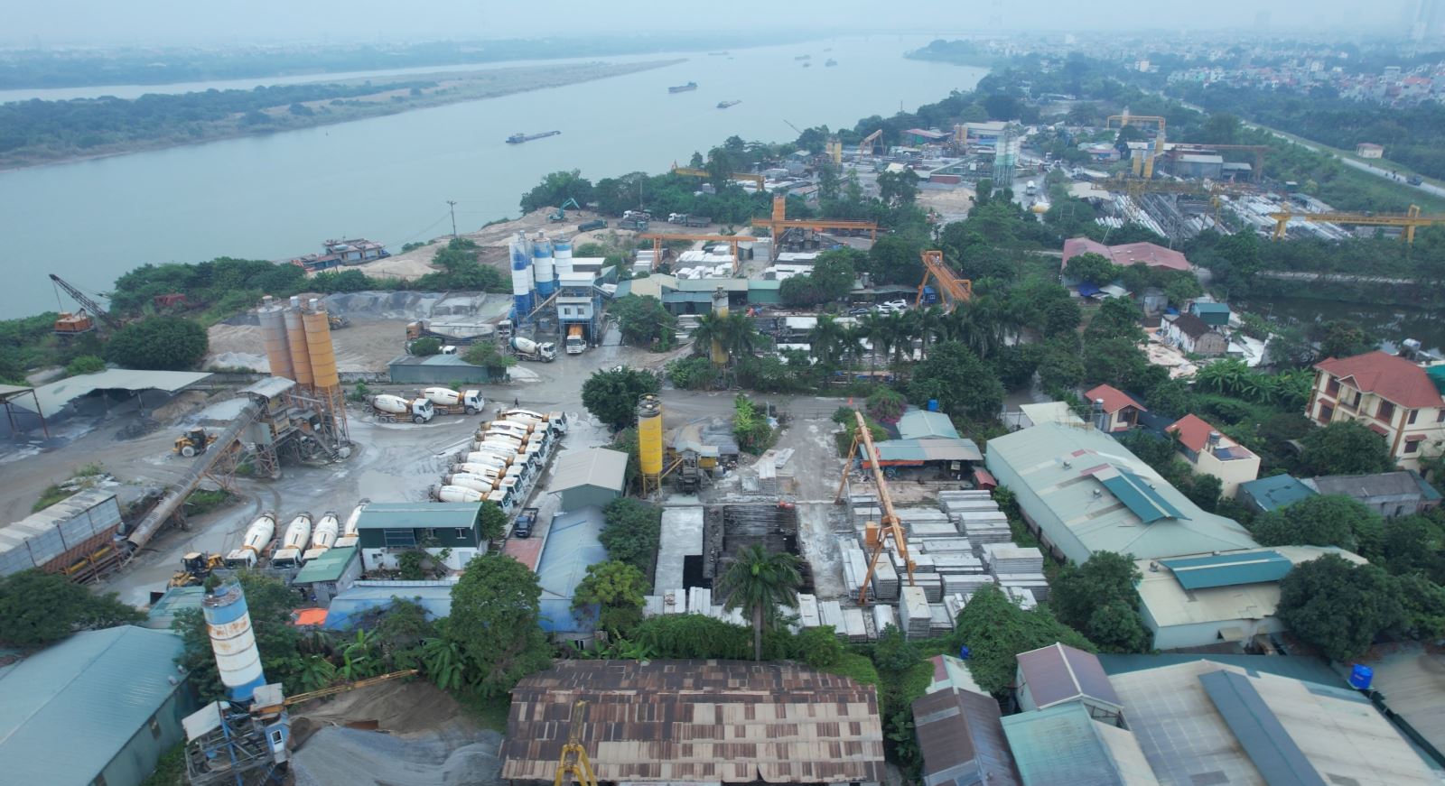 Toàn cảnh khu vực cảng Liên Mạc, phường Liên Mạc, quận Bắc Từ Liêm, Hà Nội.