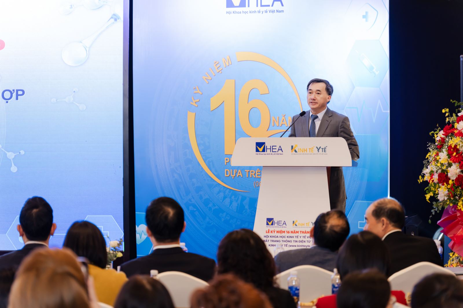 Thứ trưởng Bộ Y tế đánh giá cao những đóng góp của Hội kinh tế y tế Việt Nam.