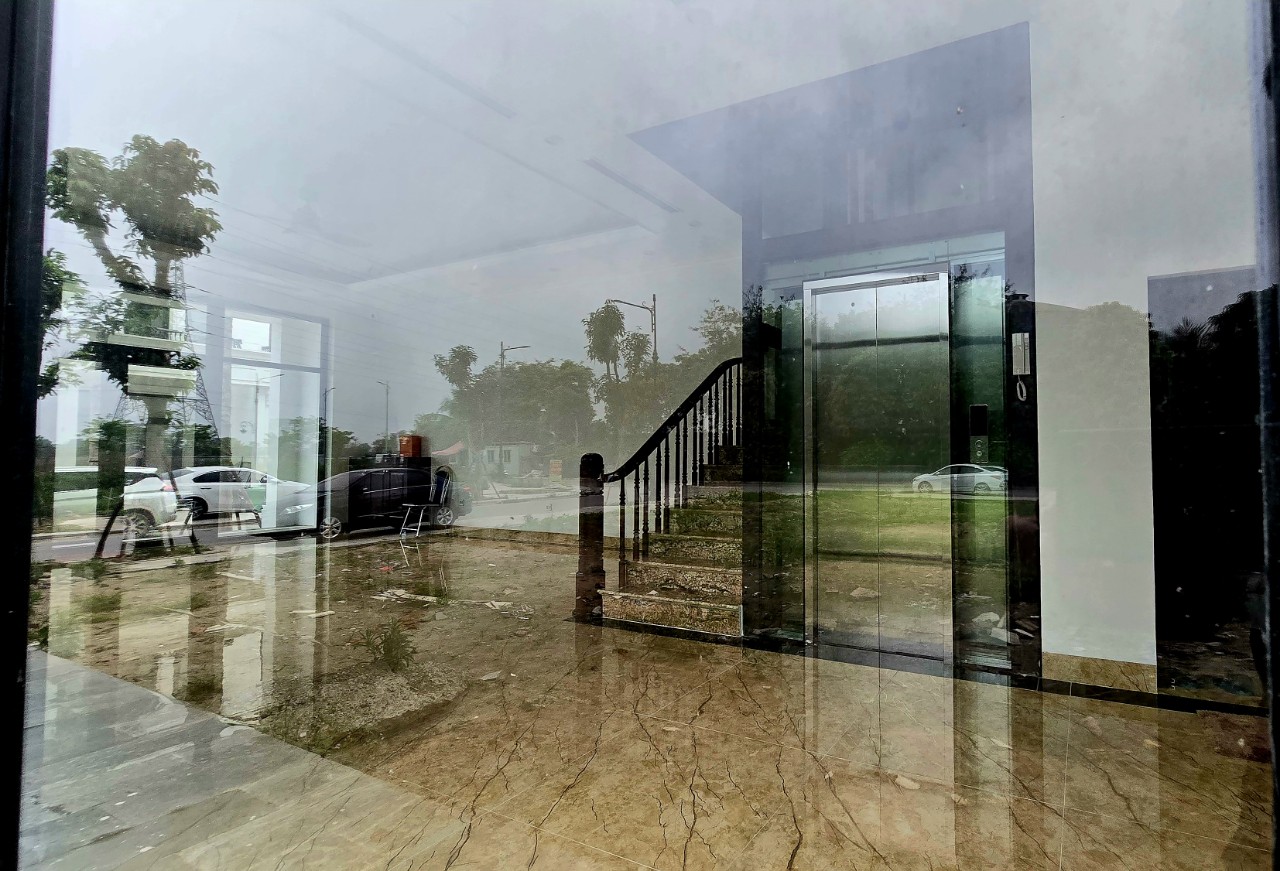 Thang máy đã được lắp đặt và đưa vào sử dụng tại một biệt thự trong dự án Louis City Hoàng Mai.