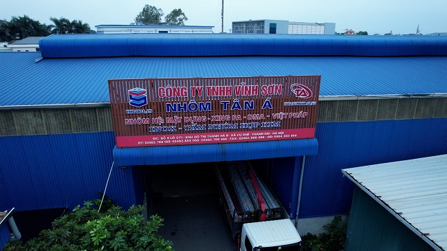 Kho xưởng của Công ty Vĩnh Sơn nằm ngay dưới chân tòa nhà trụ sở của Công ty Thái Sơn.