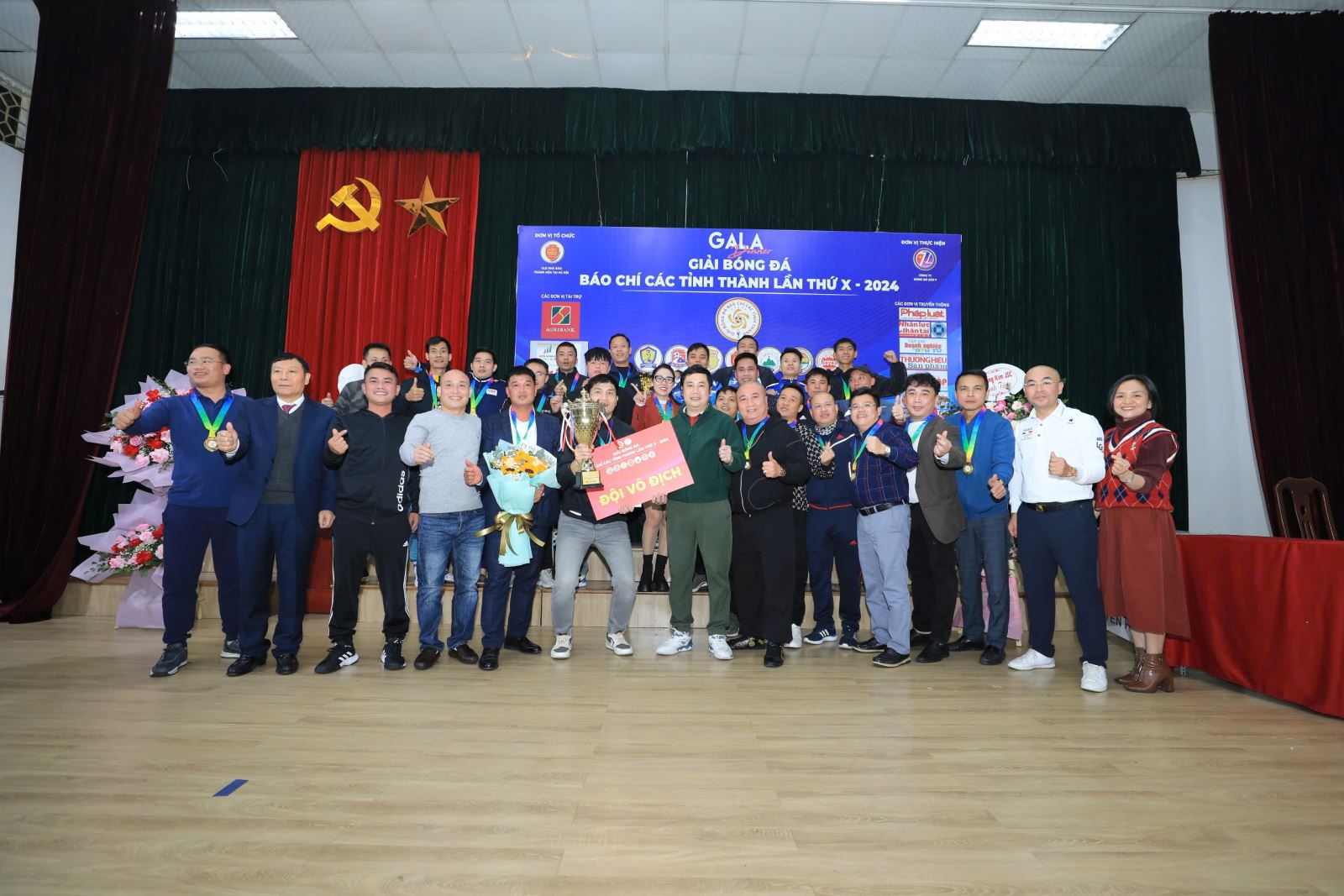 FC Báo chí Hà Tây giành chức vô địch tại giải đấu năm nay.