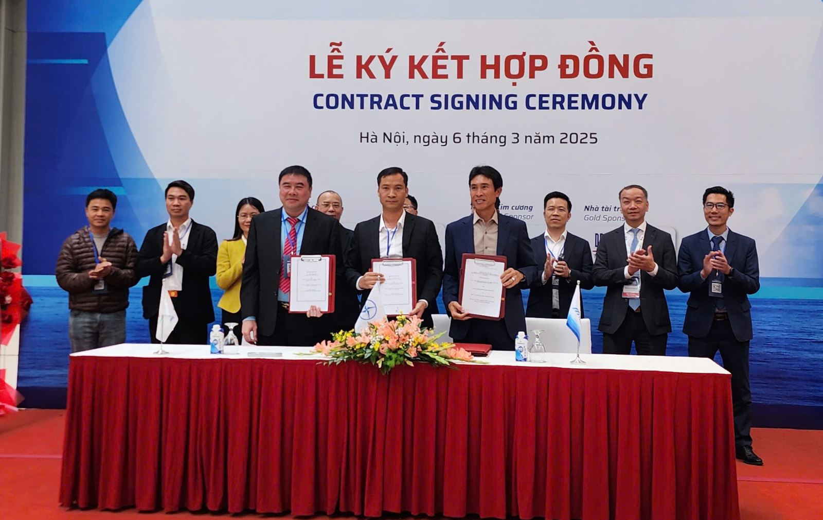 Nhiều hợp đồng đóng mới tàu đã được ký kết tại triển lãm.