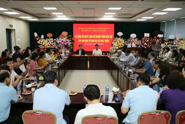 Toàn cảnh buổi lễ. 