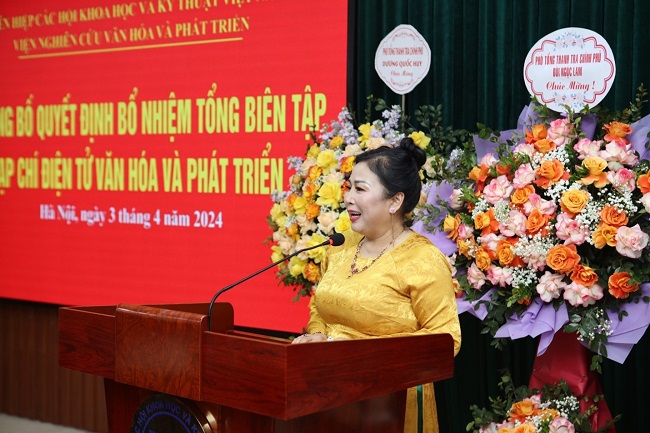 Tân Tổng Biên tập Tạp chí Văn hóa và Phát triển phát biểu nhận nhiệm vụ.