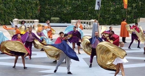 hon 300 ty dong dau tu mot show dien ly ky, gay can o da nang hinh anh 1