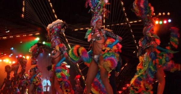 nhung thanh pho khong ngu co cuoc song ve dem soi dong nhat hinh anh 4