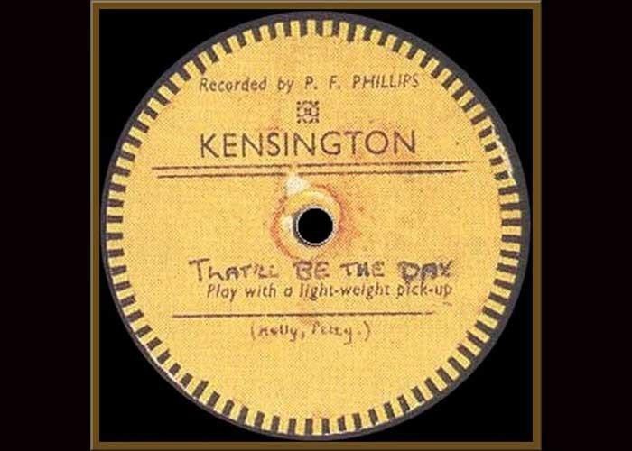 Đĩa nghe nhạc cũ rích, tưởng vứt chẳng ai nhặt lại bán được tiền tỷ