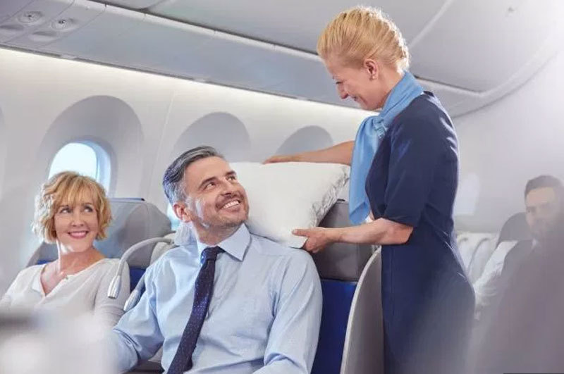 Tiếp viên hàng không 'bật mí' giờ bay tốt nhất trong ngày