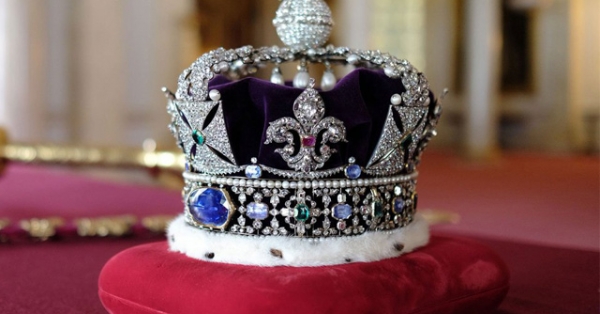 Bí mật về kho nữ trang đắt giá của nữ hoàng Anh hình ảnh 8 bi mat ve kho nu trang dat gia cua nu hoang anh hinh anh 8