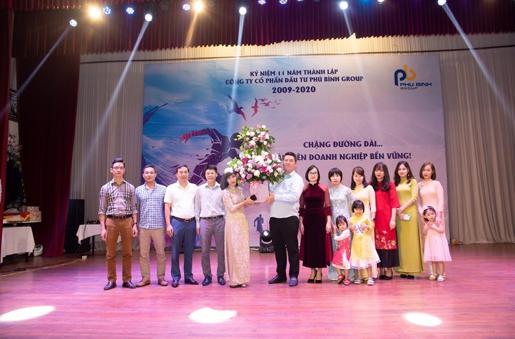 Trải qua 11 năm xây dựng và phát triển, Phú Bình Group đã có những bước chuyển biến rõ rệt và ngày càng phát triển trên nhiều lĩnh vực. Trải qua 11 năm xây dựng và phát triển, Phú Bình Group đã có những bước chuyển biến rõ rệt và ngày càng phát triển trên nhiều lĩnh vực.