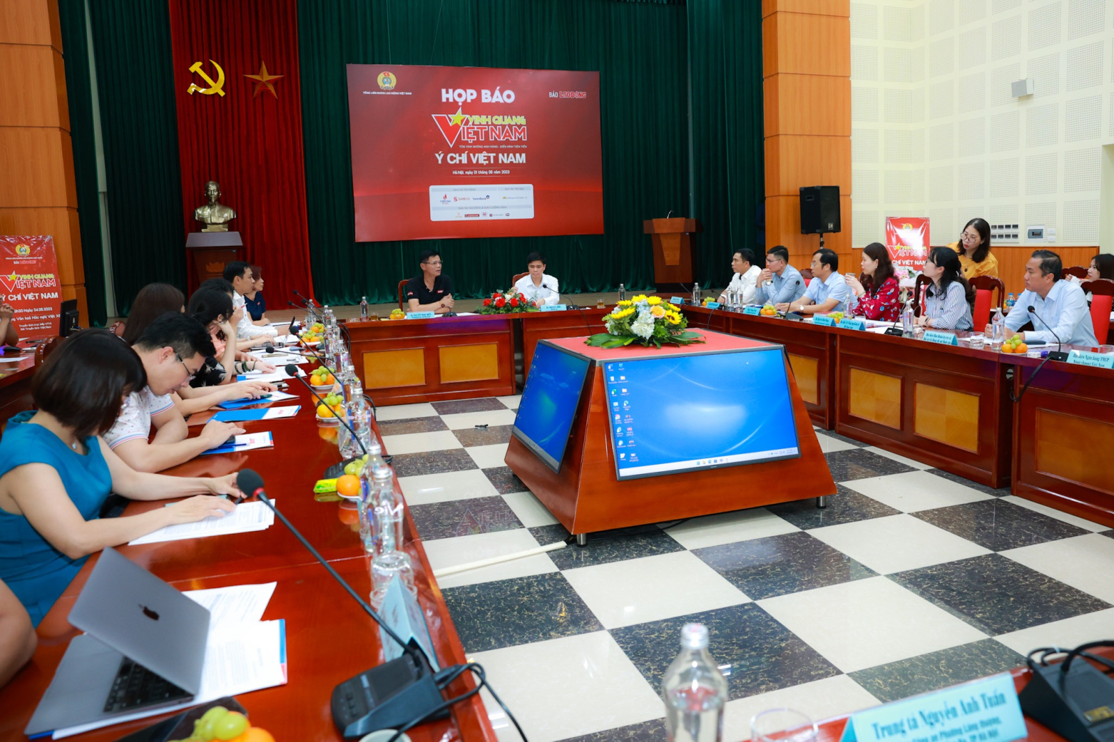 Quang cảnh buổi họp báo.