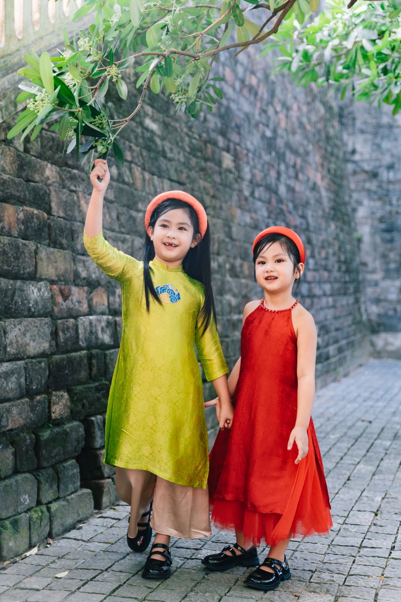 Mẫu nhí An Minh Châu - An Mộc Diệp đang là hai cái tên được săn đón của làng mẫu Việt