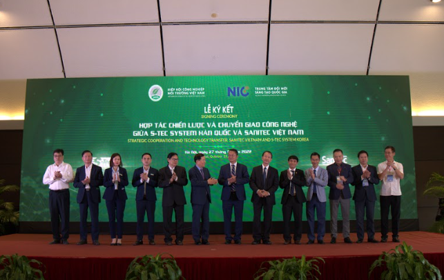 Đại diện Bộ, Ban, Ngành, Doanh nghiệp chứng kiến Lễ chuyển giao Công Nghệ giữa hai bên