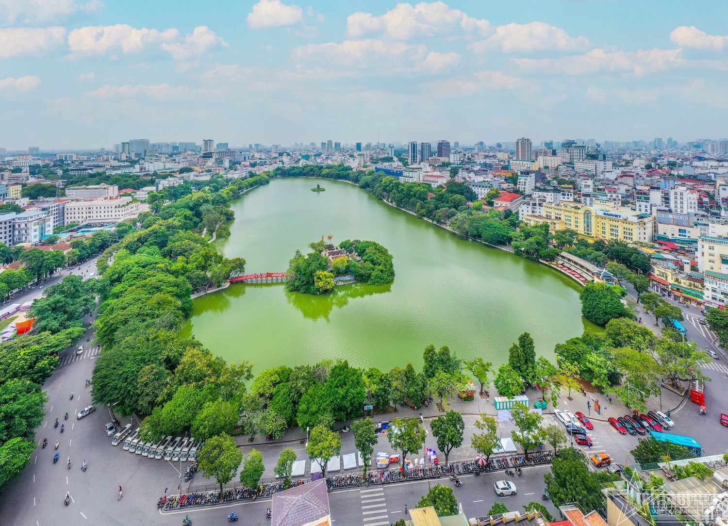 Cơ chế đặc thù là cần thiết để tháo gỡ ách tắc, nhưng phải được đặt trong khuôn khổ nhằm giữ vững kỷ cương, không để sự linh hoạt làm tổn hại đến quy hoạch tầm nhìn 100 năm mà Hà Nội đang hướng tới.