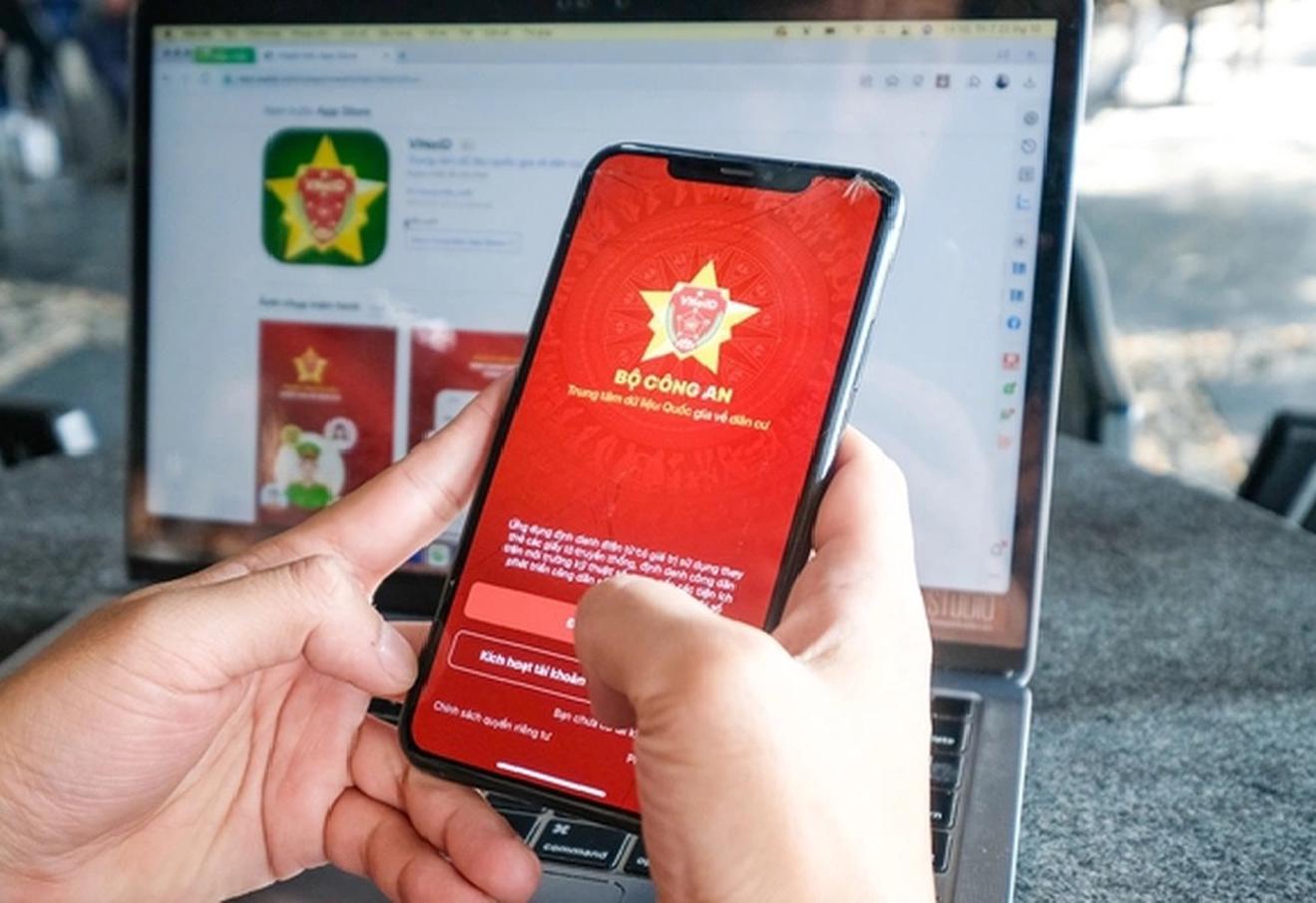 Việc Luật Thương mại điện tử mới quy định bắt buộc định danh người bán và người livestream qua ứng dụng VNeID được xem là một bước ngoặt mang tính lịch sử