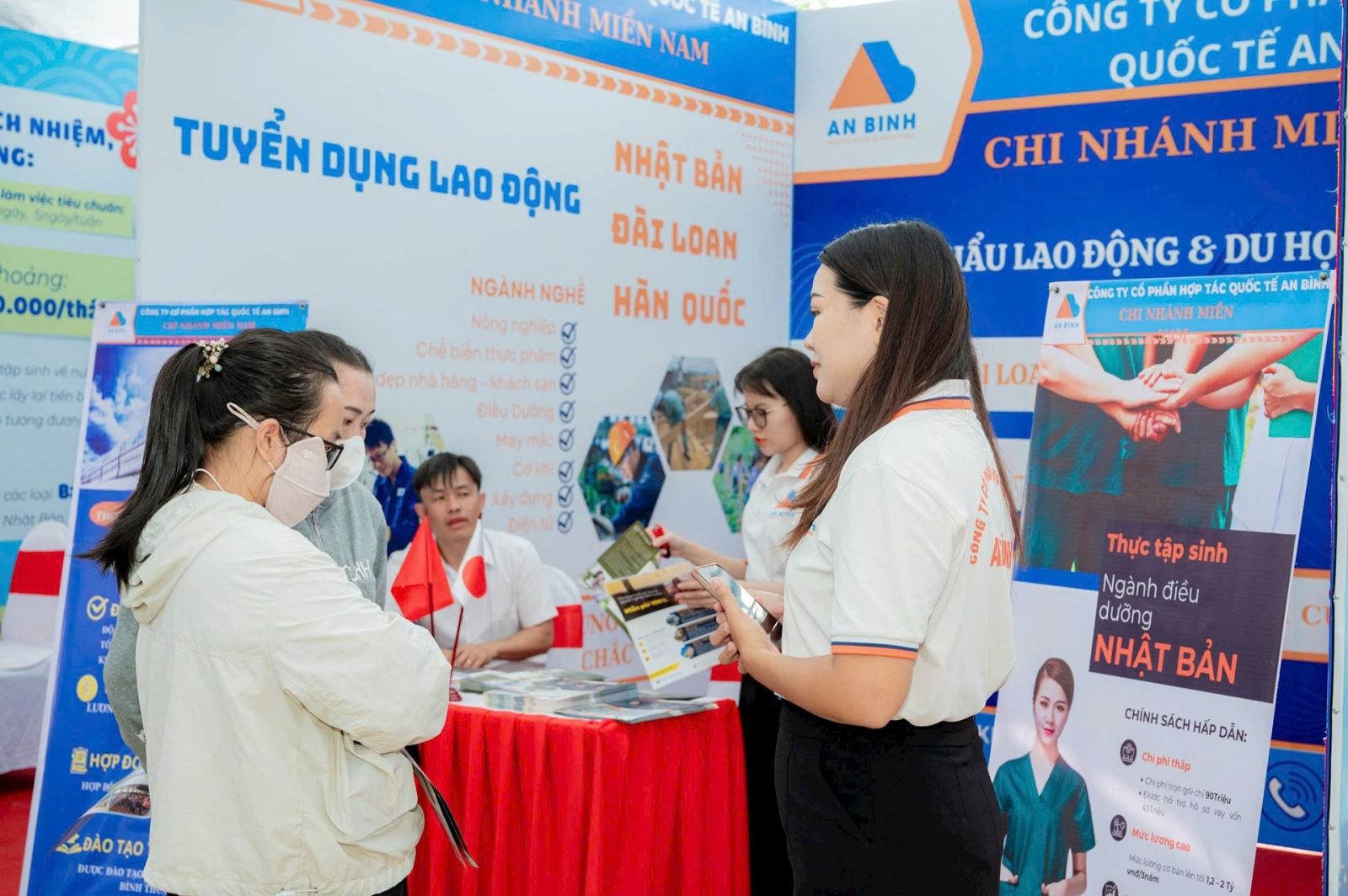 thúc đẩy đối thoại tại nơi làm việc và bình đẳng giới vẫn sẽ là những nội dung ưu tiên hàng đầu