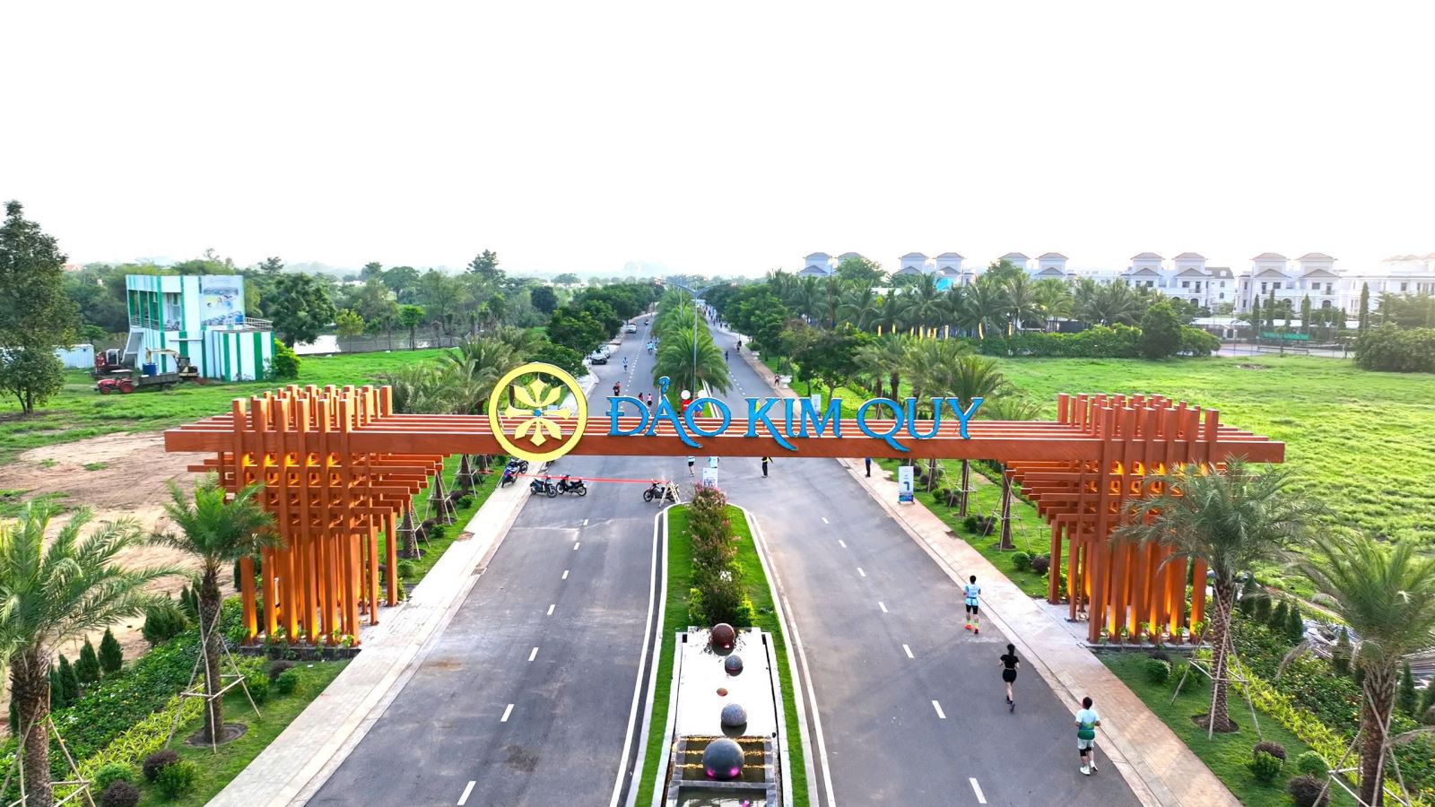 Đảo Kim Quy được thiên nhiên ưu đãi với khí hậu trong lành, mát mẻ.
