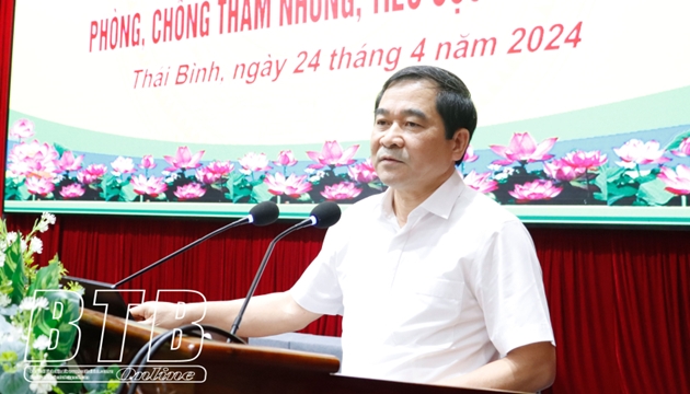 Phó Bí thư Thường trực Tỉnh ủy, Phó trưởng Ban Chỉ đạo tỉnh Thái Bình Nguyễn Tiến Thành phát biểu tại hội nghị quán triệt, triển khai một số quy định mới của Trung ương và tập huấn nghiệp vụ về công tác phòng, chống tham nhũng, tiêu cực năm 2024 
