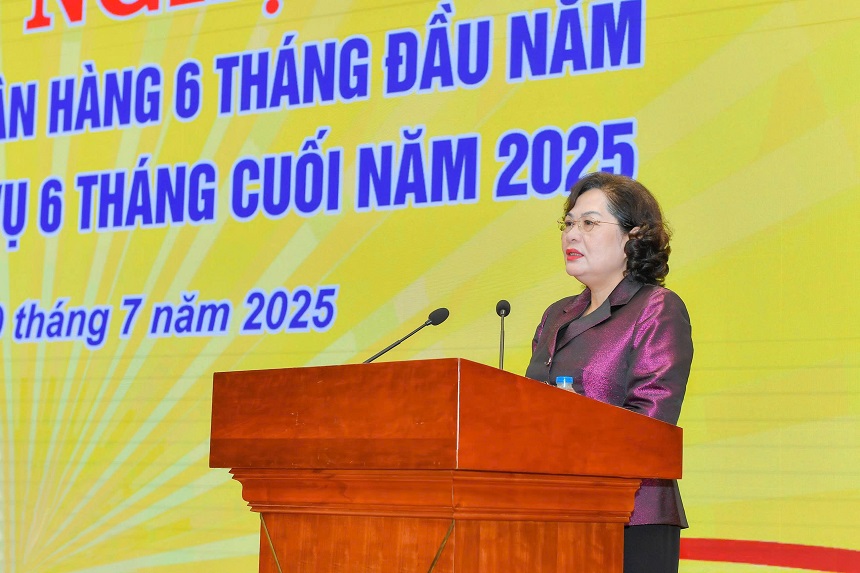 Thống đốc NHNN Nguyễn Thị Hồng nhận định năm 2025 là giai đoạn then chốt – vừa mang tính tổng kết của một nhiệm kỳ phát triển, vừa là điểm xuất phát cho quá trình tăng tốc, chuyển mình của nền kinh tế trong thời đại số