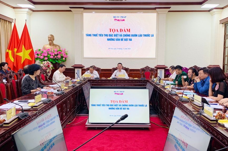 Tọa đàm “Tăng thuế tiêu thụ đặc biệt và chống buôn lậu thuốc lá - những vấn đề đặt ra” diễn ra ngày 19.11