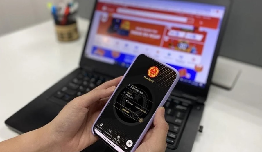 Ở lĩnh vực thuế, cải cách thủ tục hành chính và chuyển đổi số tiếp tục được đẩy mạnh với quan điểm lấy người nộp thuế làm trung tâm.