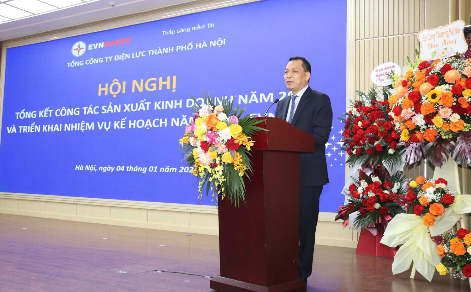 Chủ tịch HĐTV EVN Đặng Hoàng An phát biểu chỉ đạo Hội nghị tổng kết công tác sản xuất kinh doanh năm 2023 và triển khai nhiệm vụ năm 2024 do EVNHANOI tổ chức