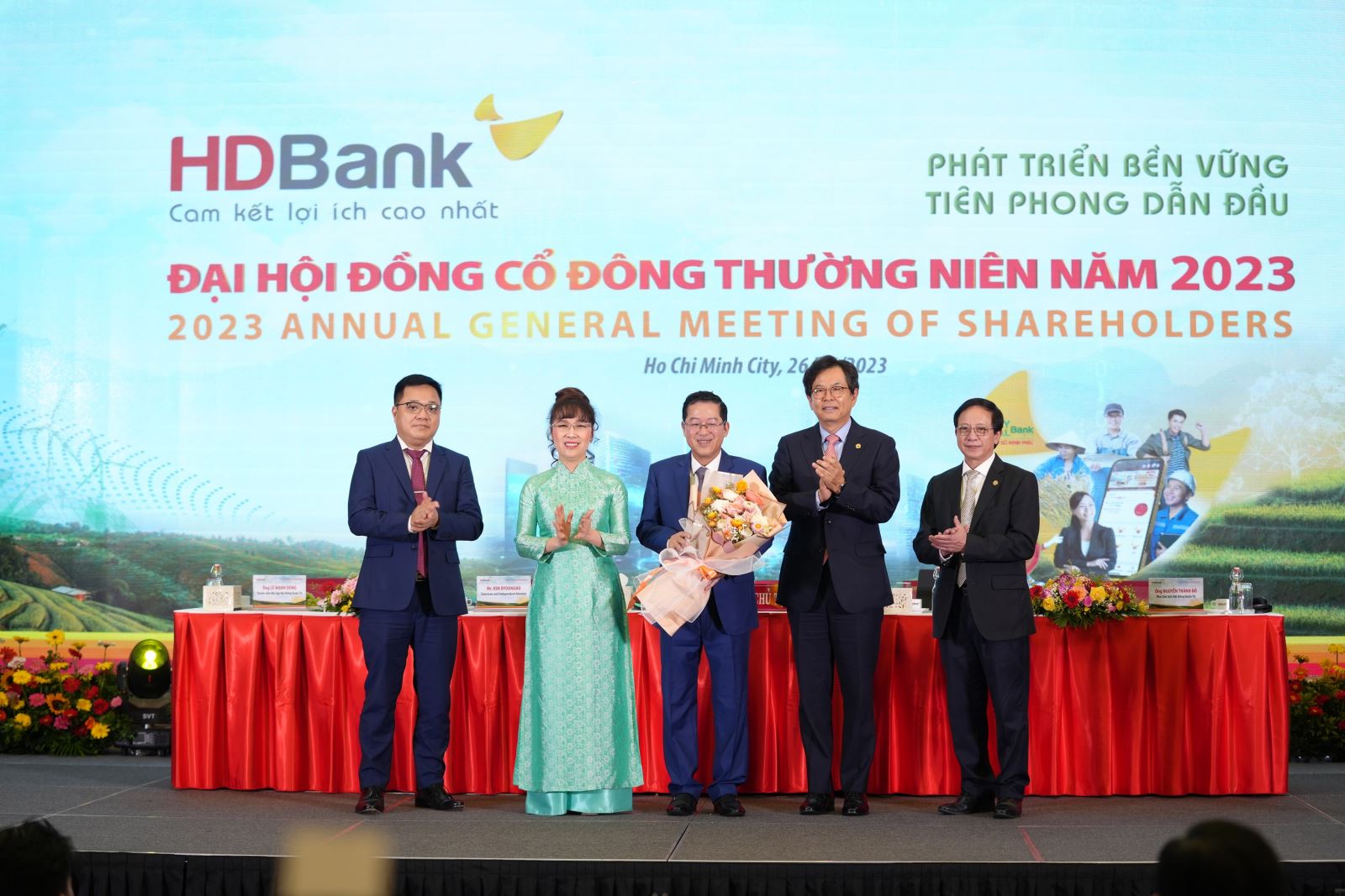 HDBank kỳ vọng đạt lãi trước thuế 13.197 tỷ đồng năm 2023 bằng chiến lược ổn định thanh khoản và quản trị lãi suất, số hóa vận hành, sản phẩm.