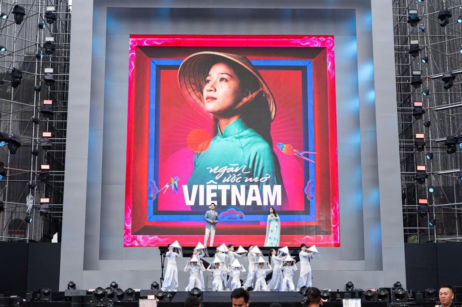 Các chương trình nghệ thuật sôi động tại Ngày hội