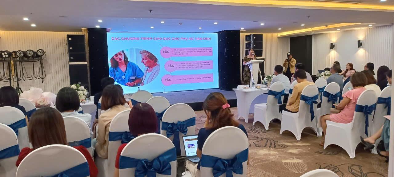 Hội thảo khoa học "Liệu pháp Nội tiết Mãn kinh" cung cấp nhiều thông tin quan trọng trong chăm sóc sức khỏe phụ nữ