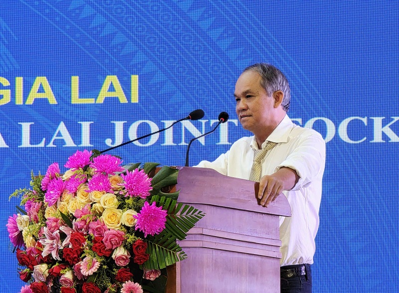 Ông Đoàn Nguyên Đức – Chủ tịch Hội đồng Quản trị Công ty cổ phần Hoàng Anh Gia Lai phát biểu tham luận tại Hội nghị