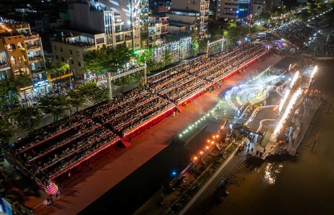 Toàn cảnh sân khấu và khán đài đêm thứ 5 DIFF 2025