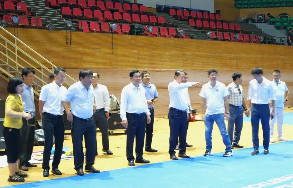 Phó Chủ tịch Thường trực HĐND thành phố, Chủ tịch Liên đoàn Pickleball thành phố Trần Phước Sơn kiểm tra công tác chuẩn bị Giải Pickleball châu Á “PPA Tour Asia – MB Viet Nam Cup 2025” tại Cung Thể thao Tiên Sơn