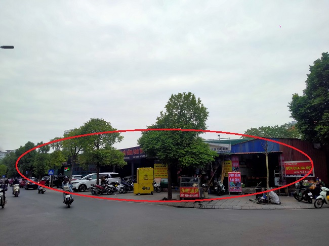 Lô D32 Dương Đình Nghệ, Yên Hòa do Phạm Đức Vượng (Auto Tuấn Hiền); Đỗ Thành Chung (Win auto), Lã Phong Đức (8X , Auto), Trương Đức Đại (Dcar Auto), quy mô mỗi đơn vị là 300m2, bãi xe kết hợp showrom ô tô,…vẫn đang hoạt động.