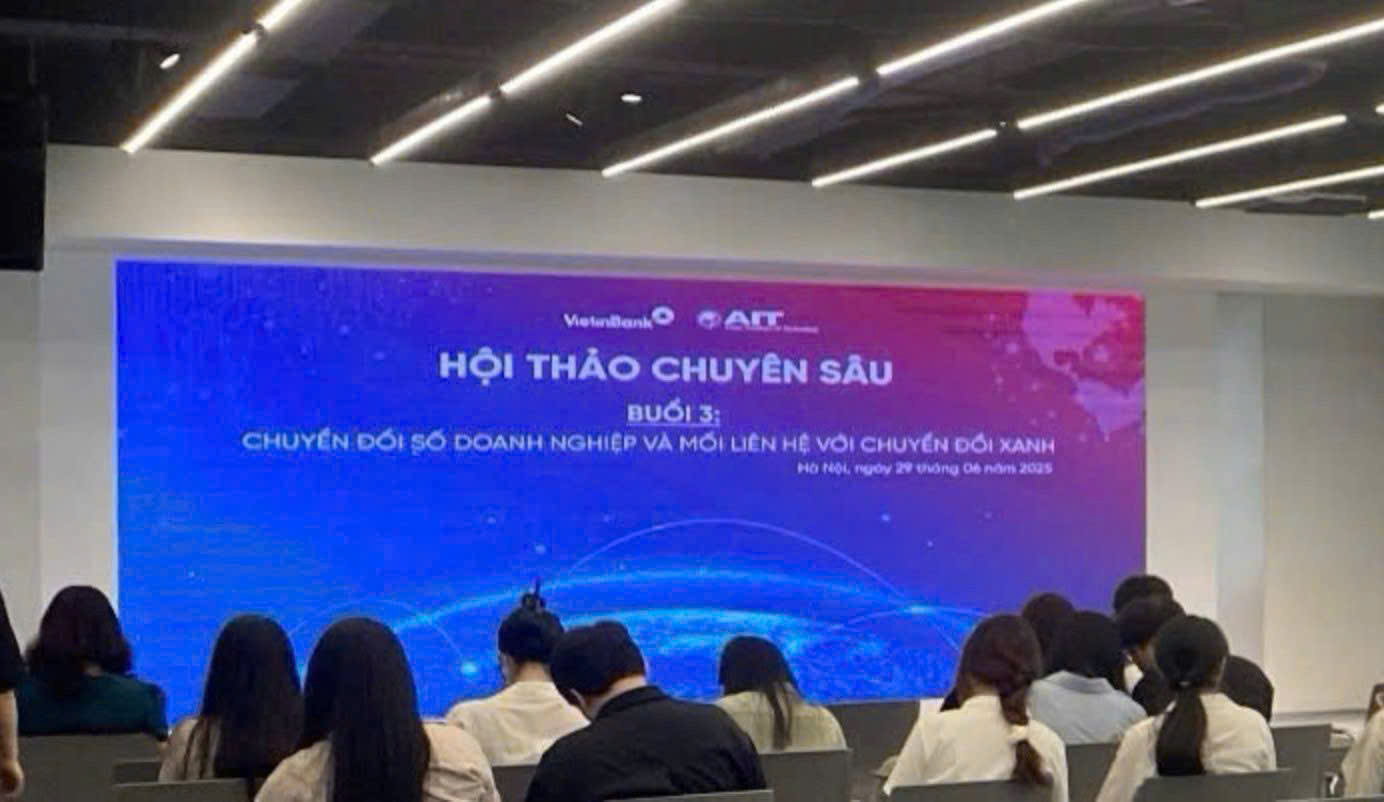 Toàn cảnh hội nghị.