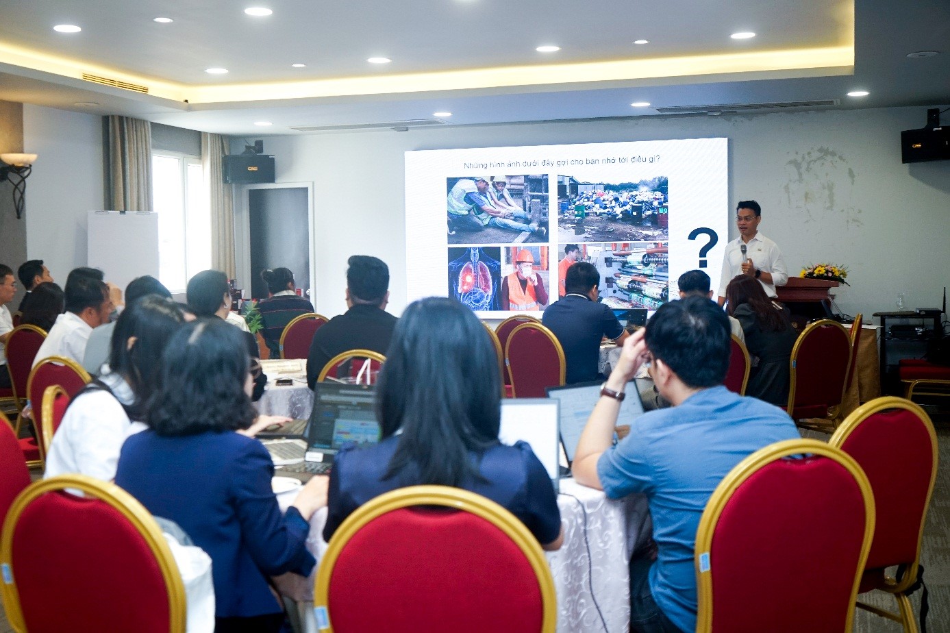 Chương trình tập huấn an toàn vệ sinh lao động trong quản lý rác thải là một phần trong nỗ lực xây dựng chuỗi cung ứng bền vững và có trách nhiệm của Nestlé Việt Nam