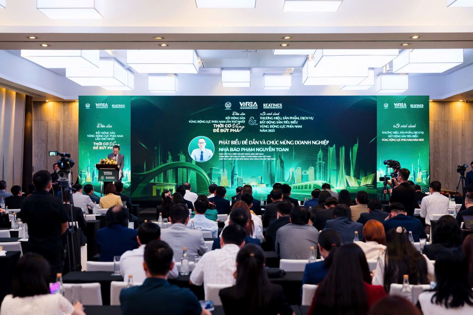 Không gian buổi Diễn đàn bất động sản Vùng động lực phía Nam lần thứ I