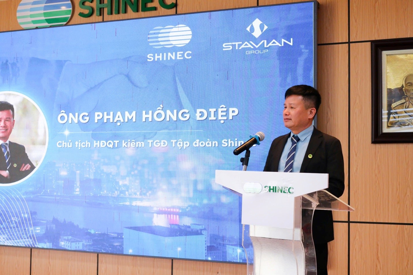 Ông Phạm Hồng Điệp - Chủ tịch Tập đoàn Shinec chia sẻ tại buổi lễ.