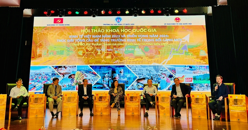 Thảo luận bàn tròn với sự tham gia của các chuyên gia, đại diện Bộ Ban Ngành TW