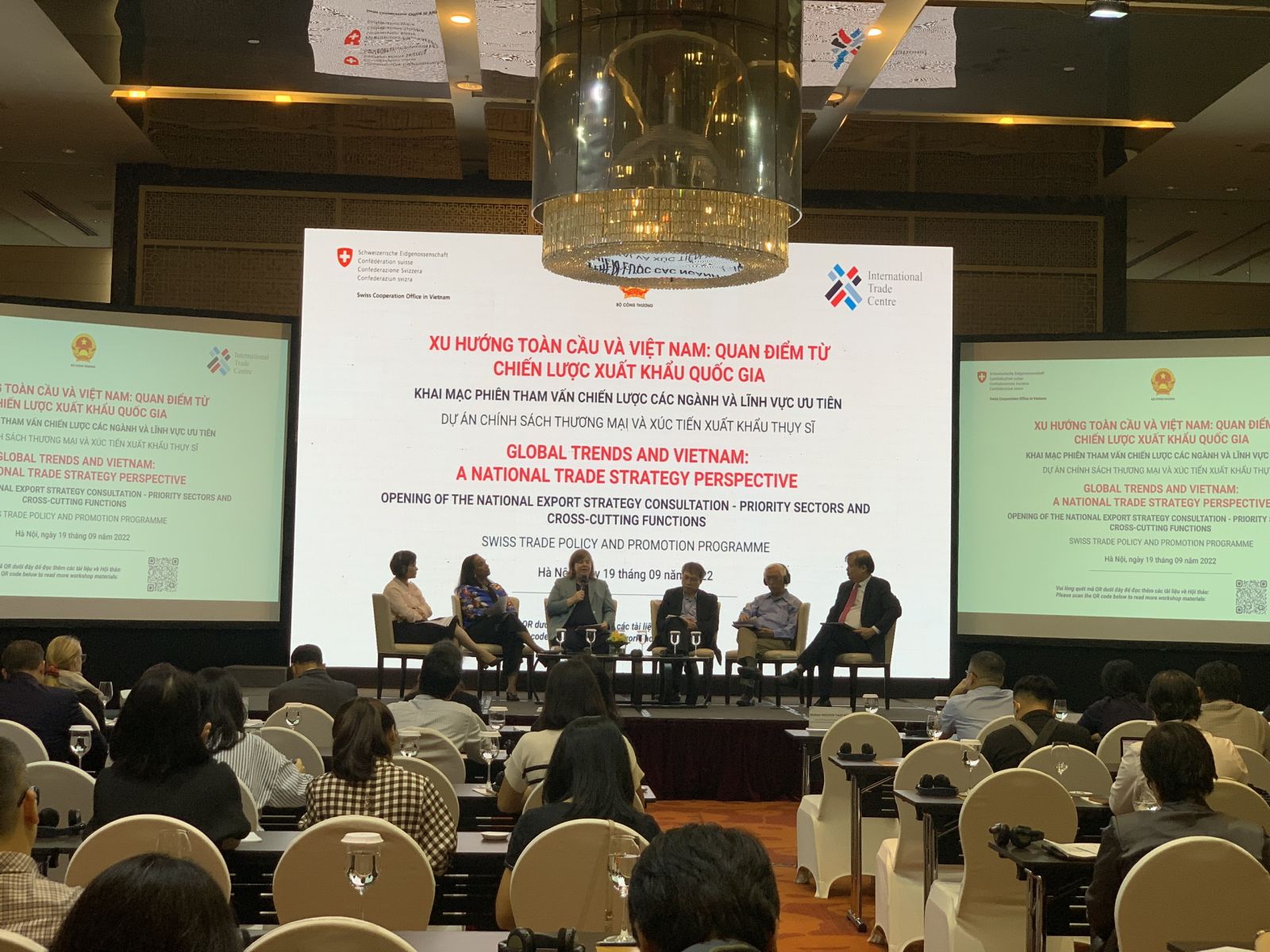 hội thảo Xu hướng toàn cầu và Việt Nam: Quan điểm từ Chiến lược xuất khẩu quốc gia. Ảnh: BCT