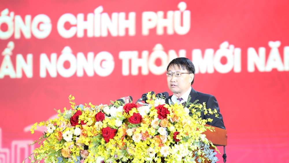 Chủ tịch UBND huyện Lục Nam phát biểu tại buổi lễ.