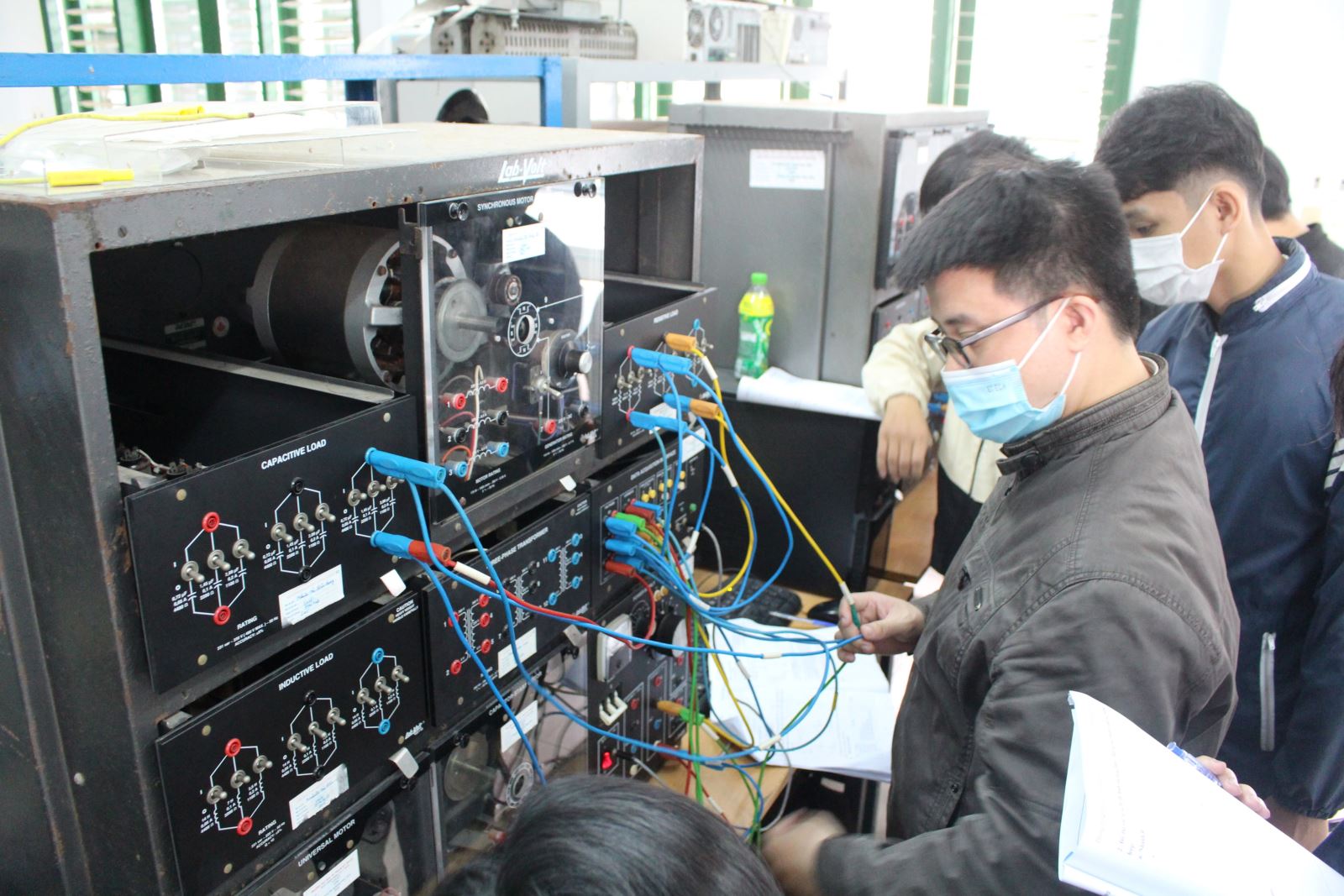 Luật Công nghiệp công nghệ số đặt nền tảng chính sách để khuyến khích phát triển các mô hình hợp tác giữa doanh nghiệp và cơ sở đào tạo trong lĩnh vực công nghệ số…