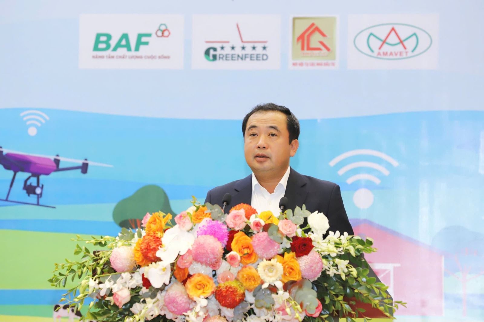 Tân Bộ trưởng Bộ Nông nghiệp và Môi trường Trần Đức Thắng đã mở đầu nhiệm kỳ bằng thông điệp rõ ràng: “Bộ sẽ không đứng ngoài cuộc, mà đồng hành cùng nông dân, hợp tác xã và doanh nghiệp để tháo gỡ khó khăn, tạo điều kiện cho nông sản Việt Nam phát triển bền vững hơn