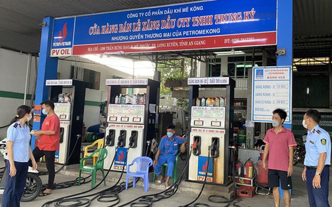 Bộ Tài chính yêu cầu các doanh nghiệp xăng dầu cần hoạt động thông suốt bảo đảm nguồn cung. Ảnh: Internet