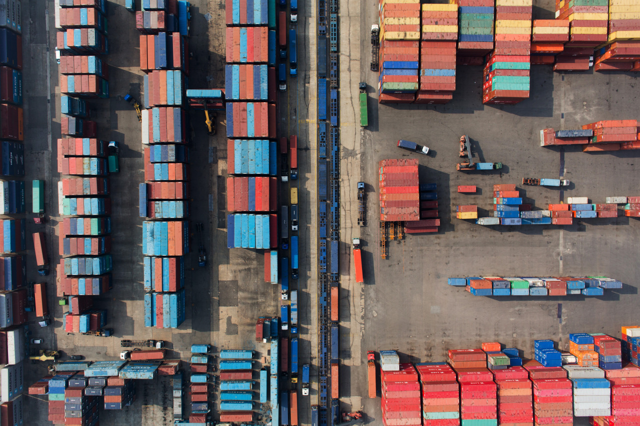 Cảng cạn là một bộ phận thuộc kết cấu hạ tầng giao thông vận tải